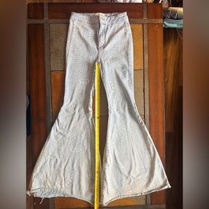 We the free just float wide leg floral pattern light distressed size 25 bell leg